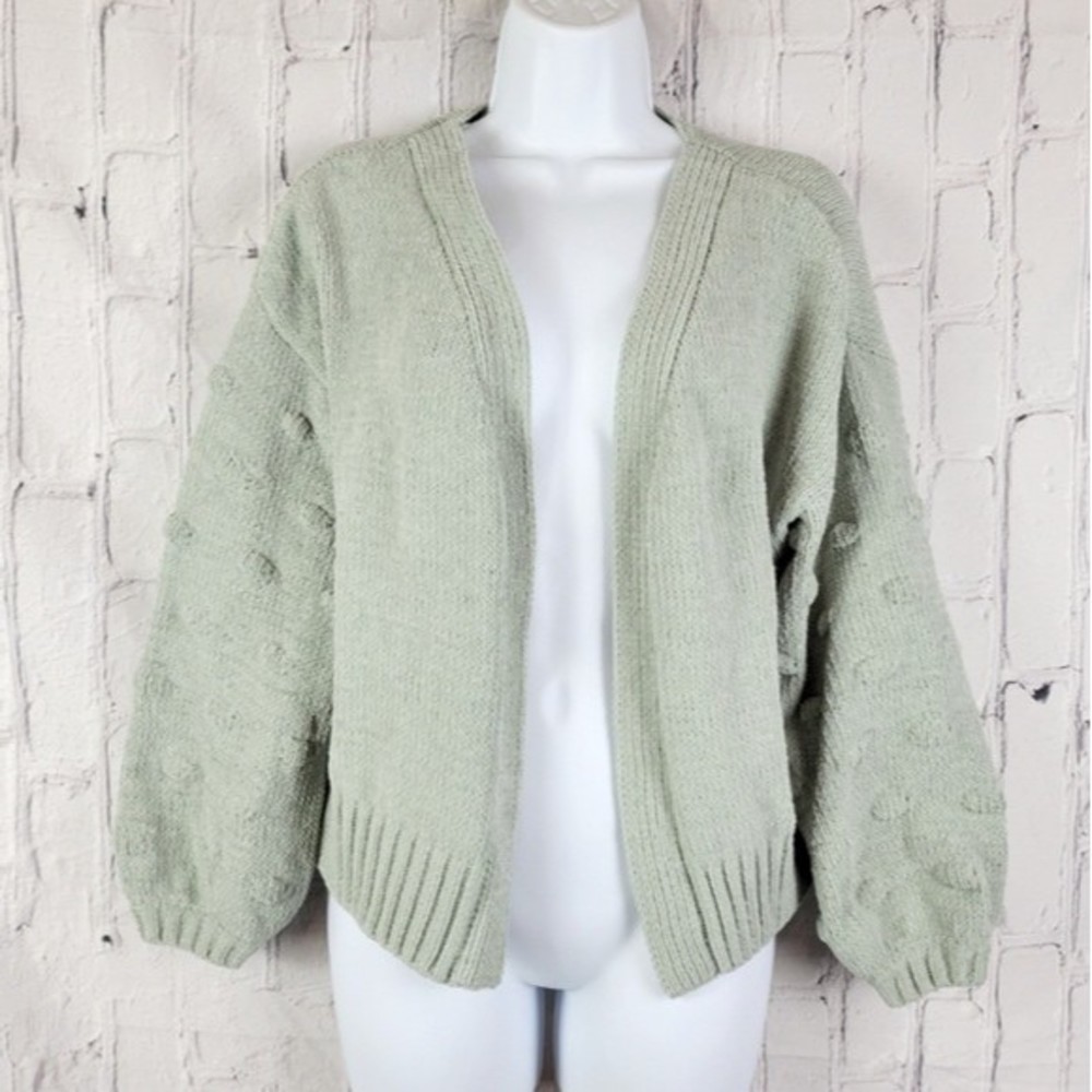 🖤Moon & Madison sage green balloon dot sleeve cardigan sweater
